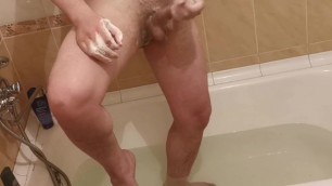 Russian guy jerking big Dick in bath
