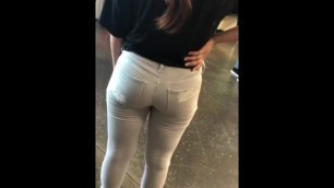 YOUNG MILF MOMMY WITH BUBBLE BOOTY OMG 