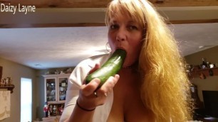 Mature Daizy Layne Shoves Huge Cucumber in her Pussy and Squirts all Over