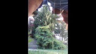 pissing outdoor