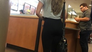 Young teen big spandex ass candid