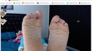 feetcamz mature granny scrunching soft soles