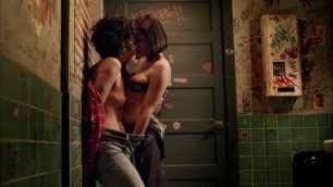 Mexican Babes Mishel Prada & Roberta Colindrez Lesbian Sex Scene - Vida