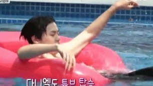 KOREAN WANNA ONE Kang Daniel bulge / dick Swimming pools