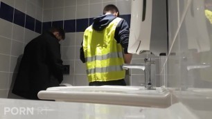 Spying a curious yellow vest cum in my mouth - Porn RT