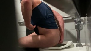 Sexy Gym Daddy Wiping His Man Ass