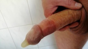 Cumshots in used Condom