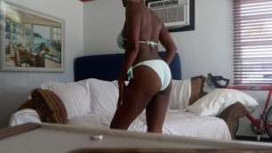 Black teen does Striptease