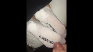 Cum on hot Basketball players white converse socks. Huge feet. Super sexy!