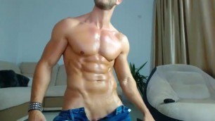 Muscular dancer on cam (More on private)