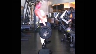 Women Deadlifting