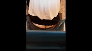 lady show buttcrack in public