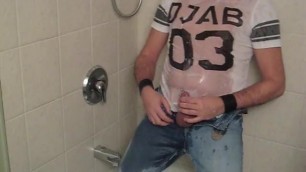 Djab t'shirt pissing