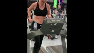 milf at the gym her boobs bouncing whilst they out on running machine