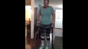 Paraplegic using KAFO legbraces