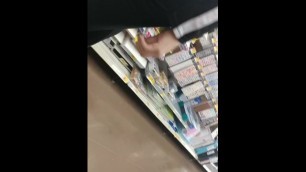 Candid Booty Pawg in Walmart