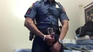 nagjakol ang bortang pulis nakauniform