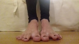 Rubbing cum on my feet and soles - cum on feet