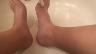 Lotioning and fucking the nail if my curvy toes