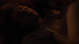Game of Thrones S08E01 Bronn fucks 3 whores