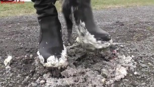 boots crush cake