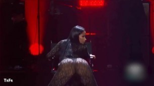 Nicki Minaj twerking in a thong for you to jack your cock off to