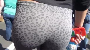 Candid teen leopard leggings at fair