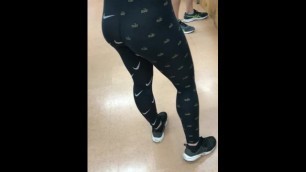 FIT ASS LEGGING OMFG hot body is so tight. That ass, and legs