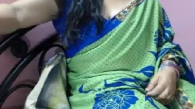 indian bbw aunty nude showing on webcam