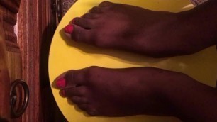 FINDOM/ FEMDOM FEET FETISH HMIC KATYA LOVELY FEET