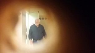 Spying on older bearded daddy pissing in mens room