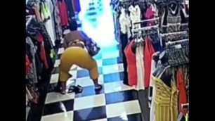 Big Booty SHOPLIFTER Caught Twerking on Camera!