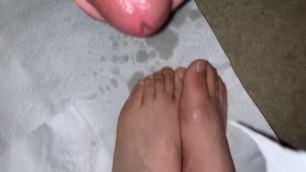 Cum on asian toes
