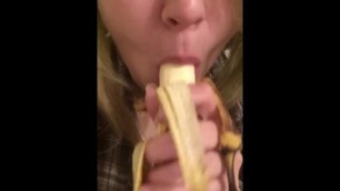 A REAL BANANA BLOWJOB