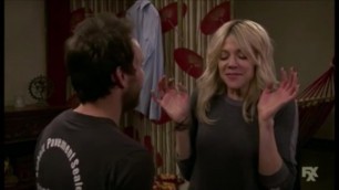 It's Always Sunny in Philadelphia - Dee and Charlie make-out