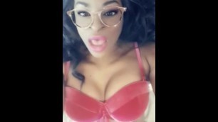 Sexy goddess with a wet water tongue and phat juicylips