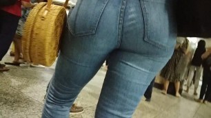 Candid Booty in Tight Blue Jeans