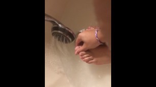washing my sexy toes