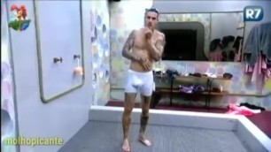 Mateus Verdelho taking shower on the brazilian reality show "The Farm