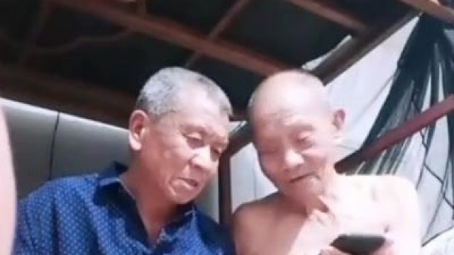 Chinese old men fucking at home