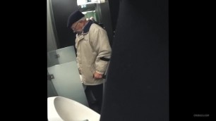 Grandpas and Older Men Pissing in Public 2