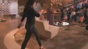 Laura Prepon Nice Big Ass in Tight Spandex