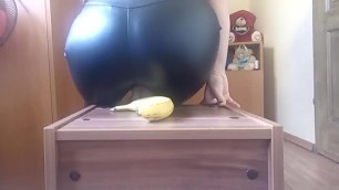 Butt crush in leater banana