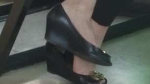 GMFS 1 Candid Chicago Feet Soles in Black Pump Face Shot