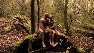 AMOROUS BEARS IN THE WOODS