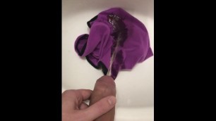Pissing all over my GF dirty panties in the sink, an ringing them out!