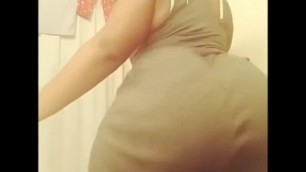 Watch How The BIGGEST ASS EVER TWERKS