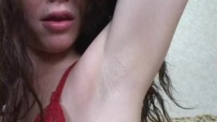 Lick her sweaty armpits