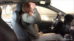 Girl Farting In Car!
