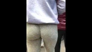 Tight-Ass-In-Yoga-Pants-Street-Creepshot---Sexy-candid-girls